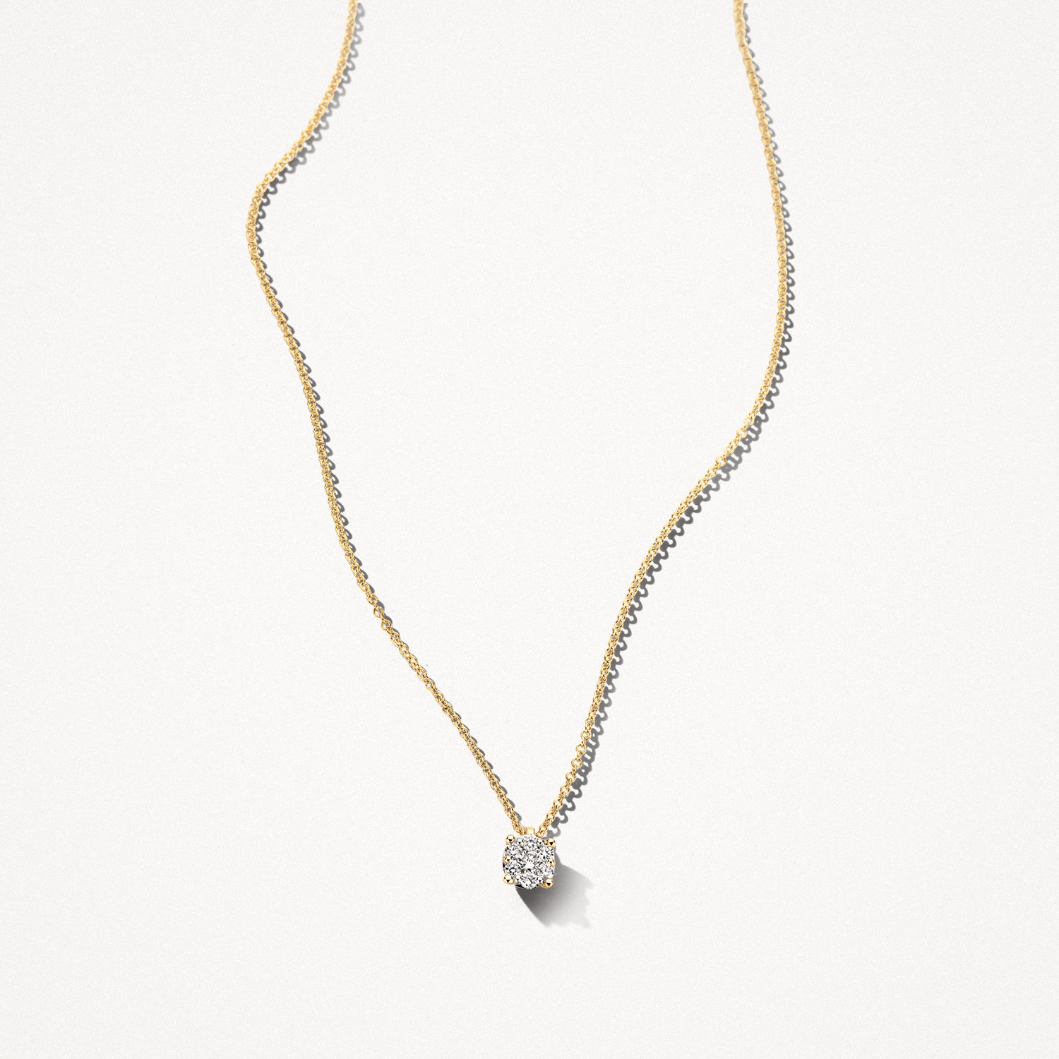14k goud ketting met ronde natuurlijke diamant hanger aan fijne schakelketting.