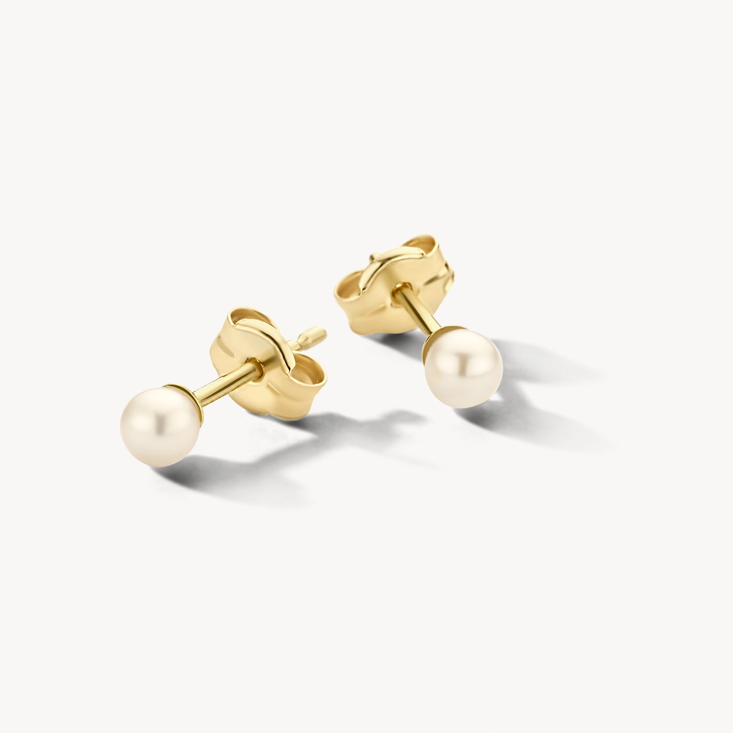 Ear studs 7137YPW - 14k Gold with fresh water Pearl