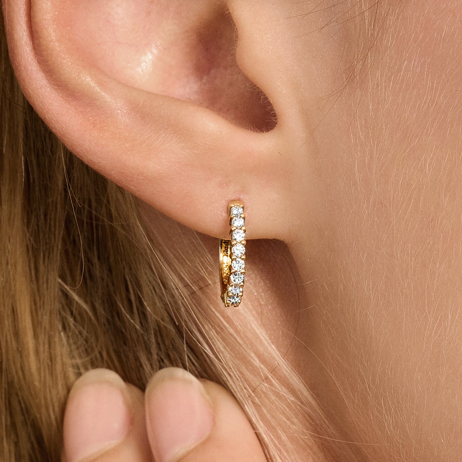 Oorringen met pavé zirkonia 12,5mm 14k goud