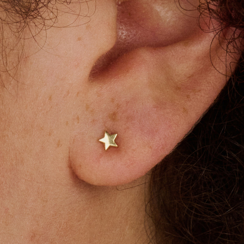 Puces d’oreilles étoile 3,7 mm en or 14 carats