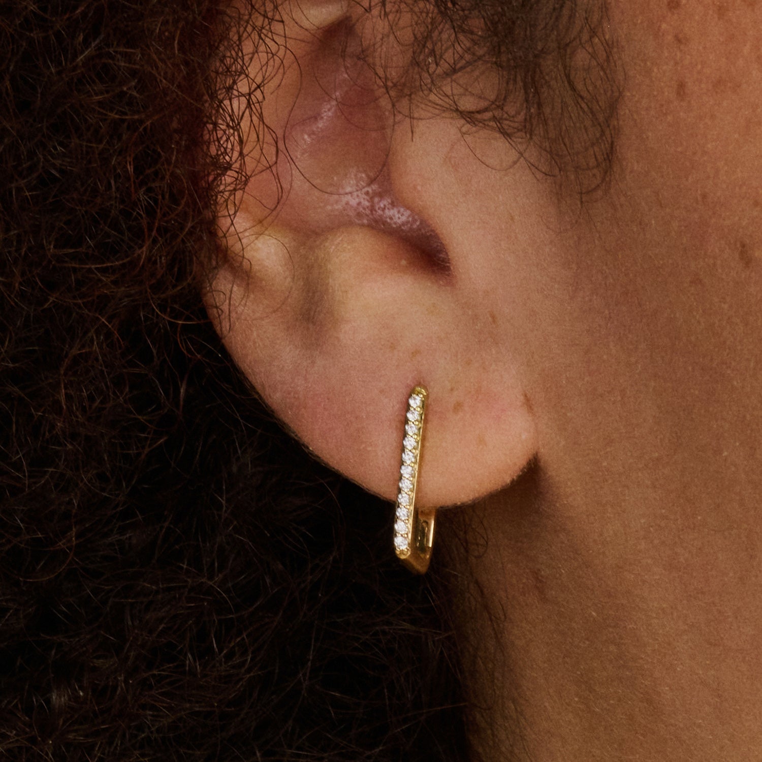 Oorringen rechthoekig 14.5 mm met zirkonia 14k goud