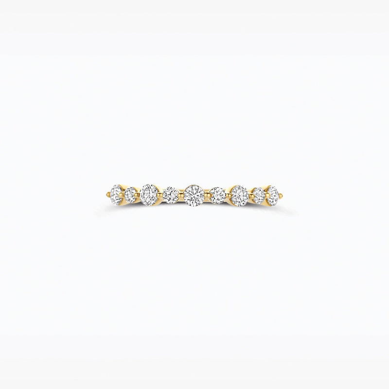 Or jaune 14 carats Bague avec Diamant de synthèse, gros plan.