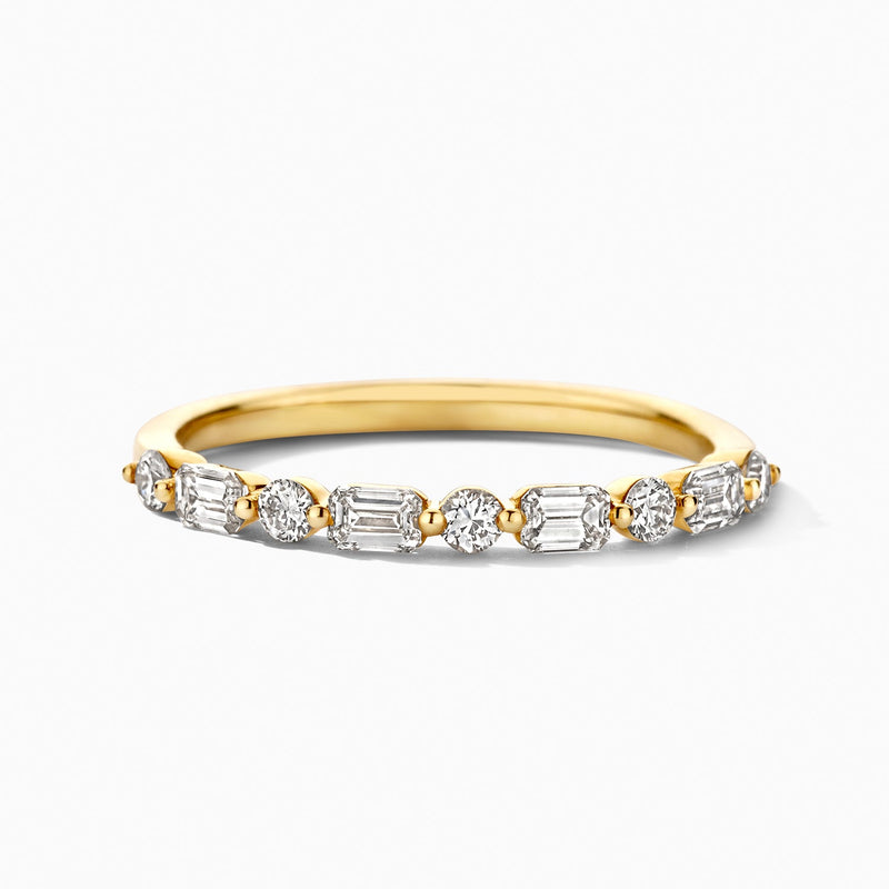 Bague en or jaune 14 carats Bague sertie de deux diamants synthétiques, vue de face.