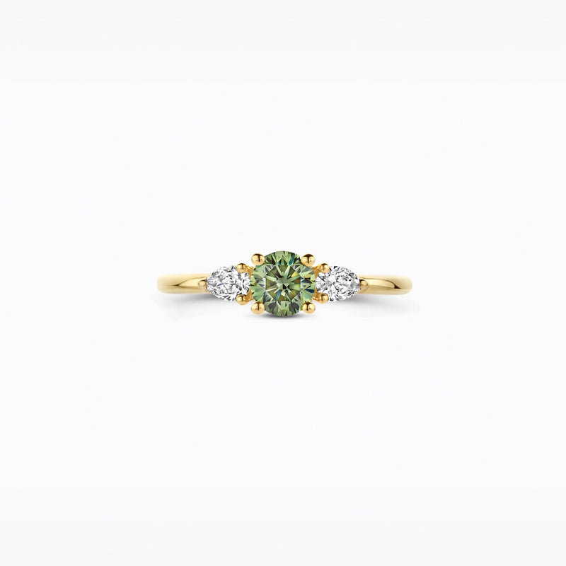 14ct yellow gold ring with Lab Grown Diamond and green Diamond, close-up.