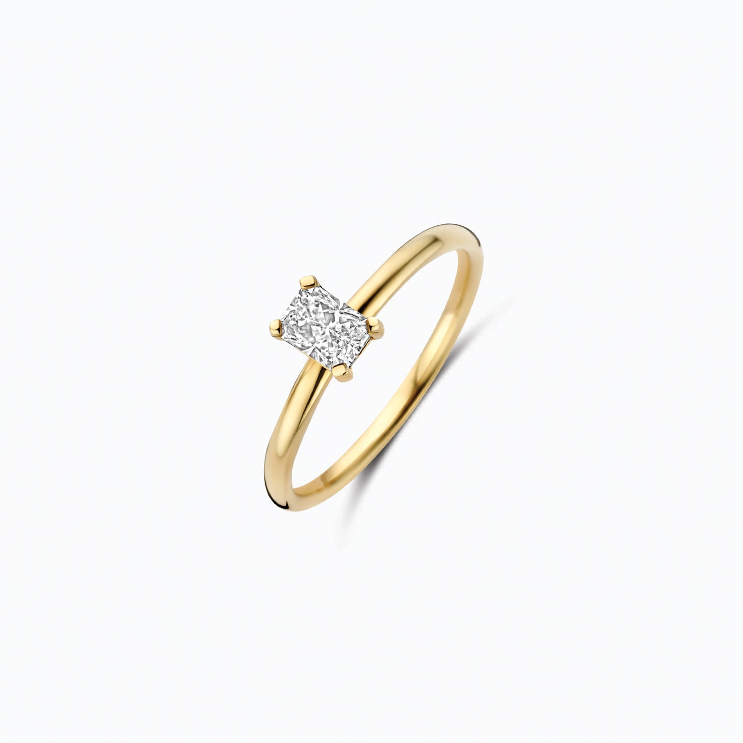 Bague en or jaune 14 carats avec Diamant de synthèse ovale, vue de profil.