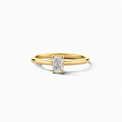 585er aus Gelbgold Ring mit ovalem Laborgezüchteter Diamant, Nahaufnahme.