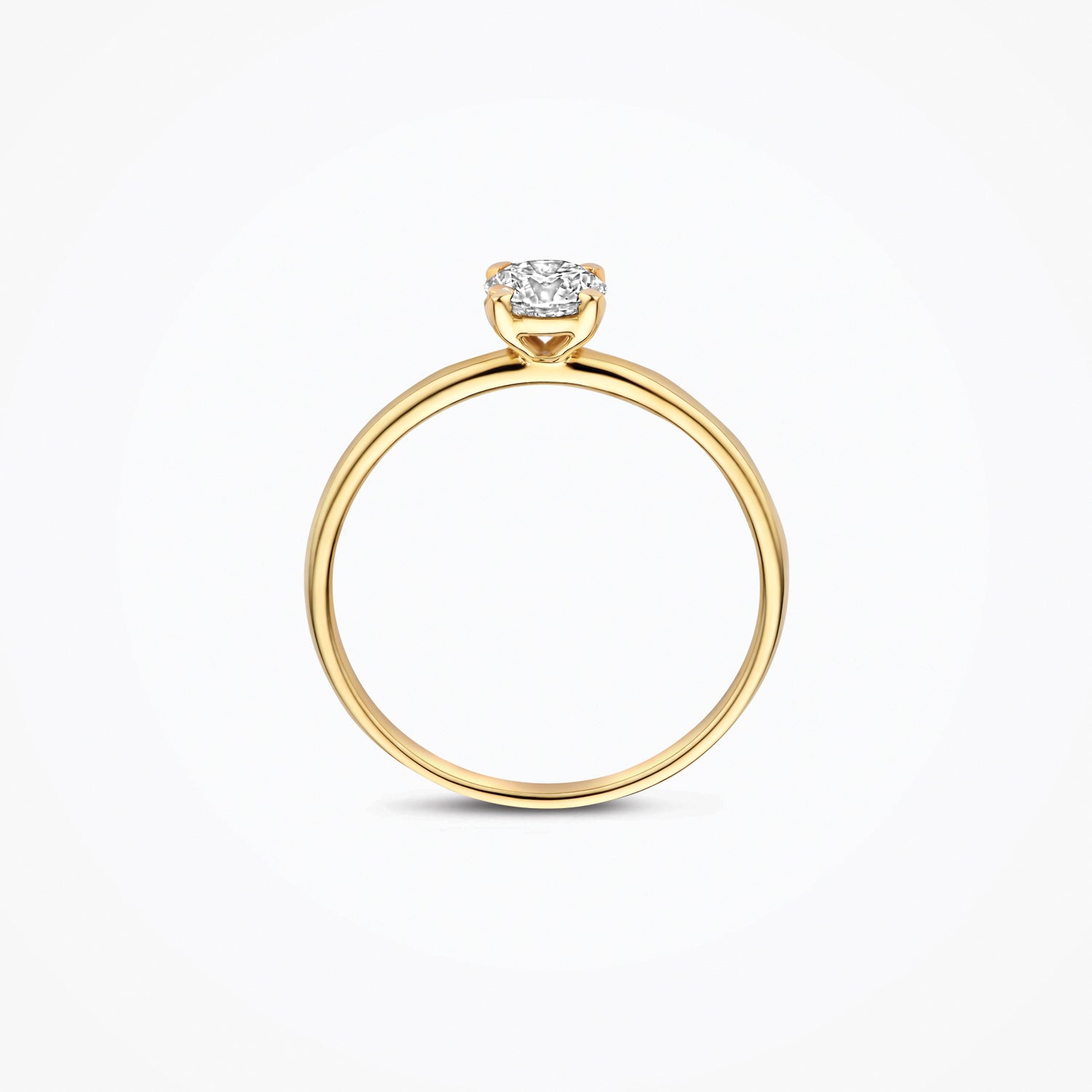 Bague en or jaune 14 carats avec une Diamant de synthèse ronde étincelante, gros plan.