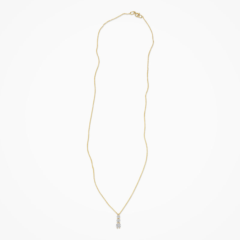 14k goud ketting met langwerpige hanger bezet met lab diamonds.