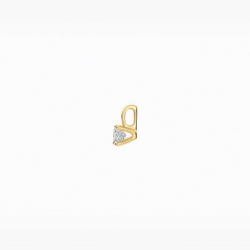 14ct yellow gold pendant with Lab Grown Diamond, close-up.