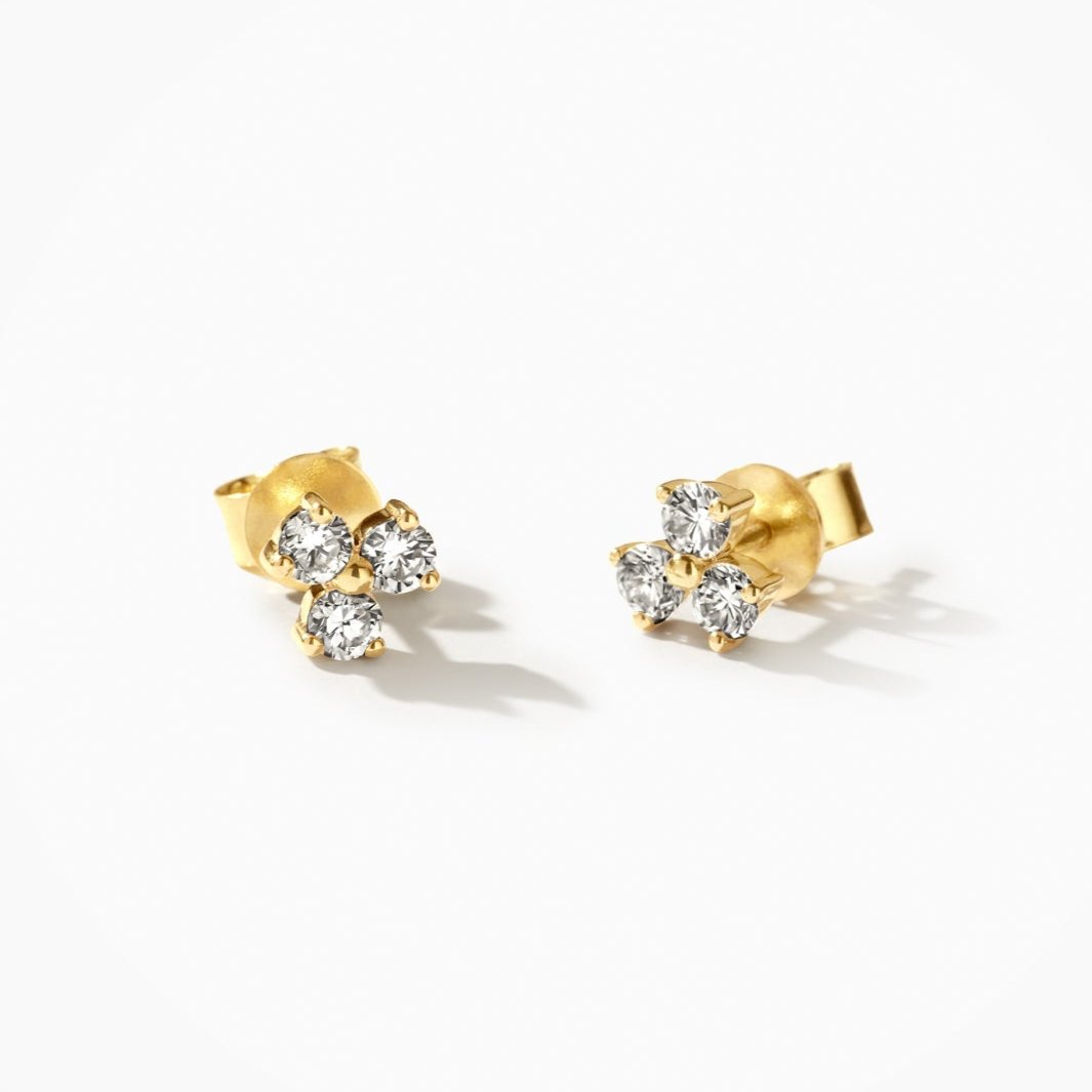 Oorknopjes met drie lab grown diamonds 14k goud