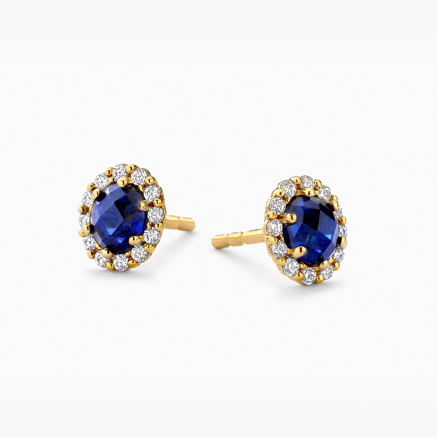 14ct yellow gold stud earrings with sparkling lab-grown diamonds, close-up.