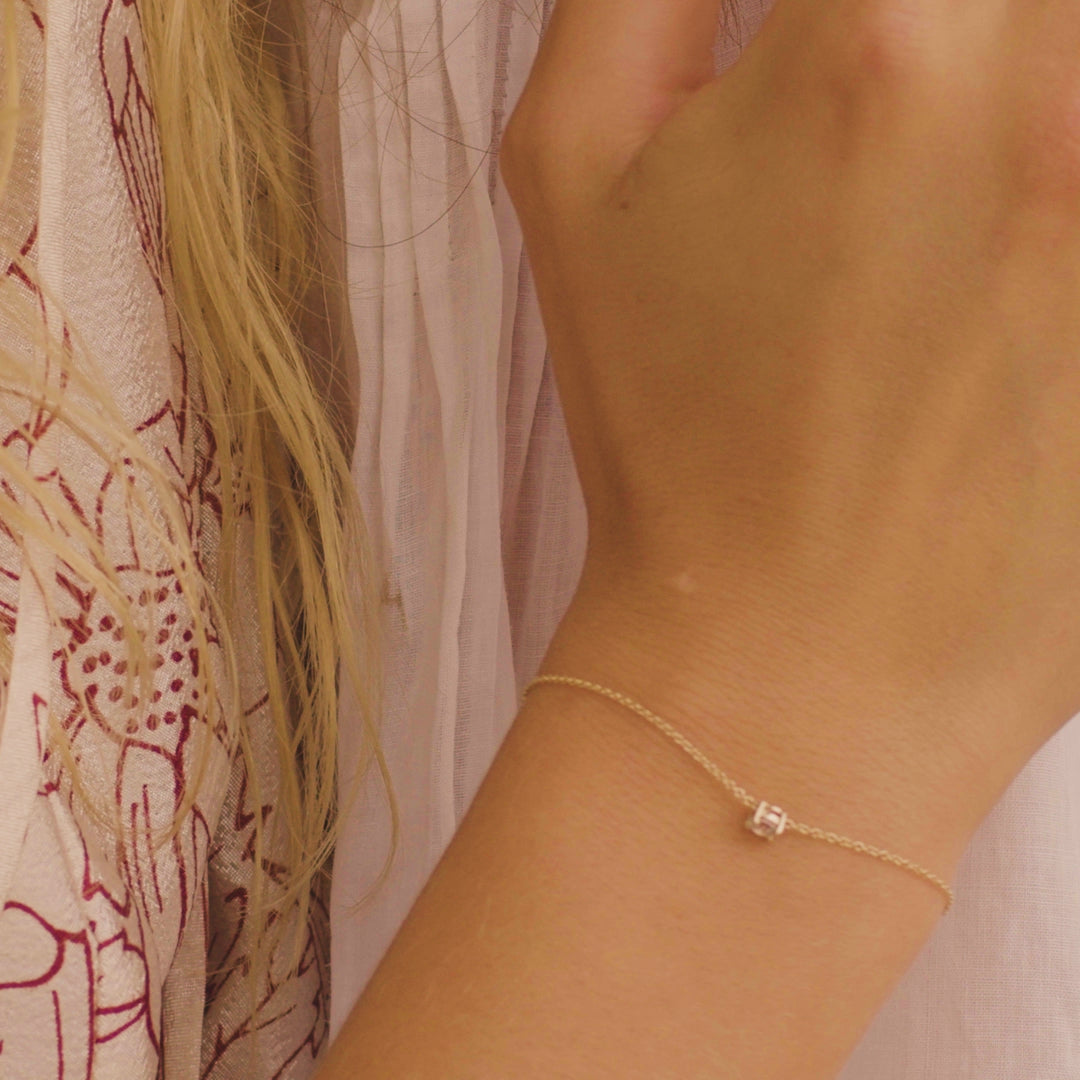 Buy a gold bracelet? Find an elegant bracelet at Blush – Blush Gold Jewels